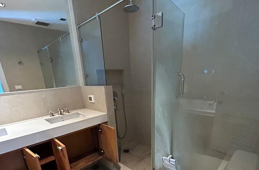 Condominium in Ploenchit : Athenee Residence 